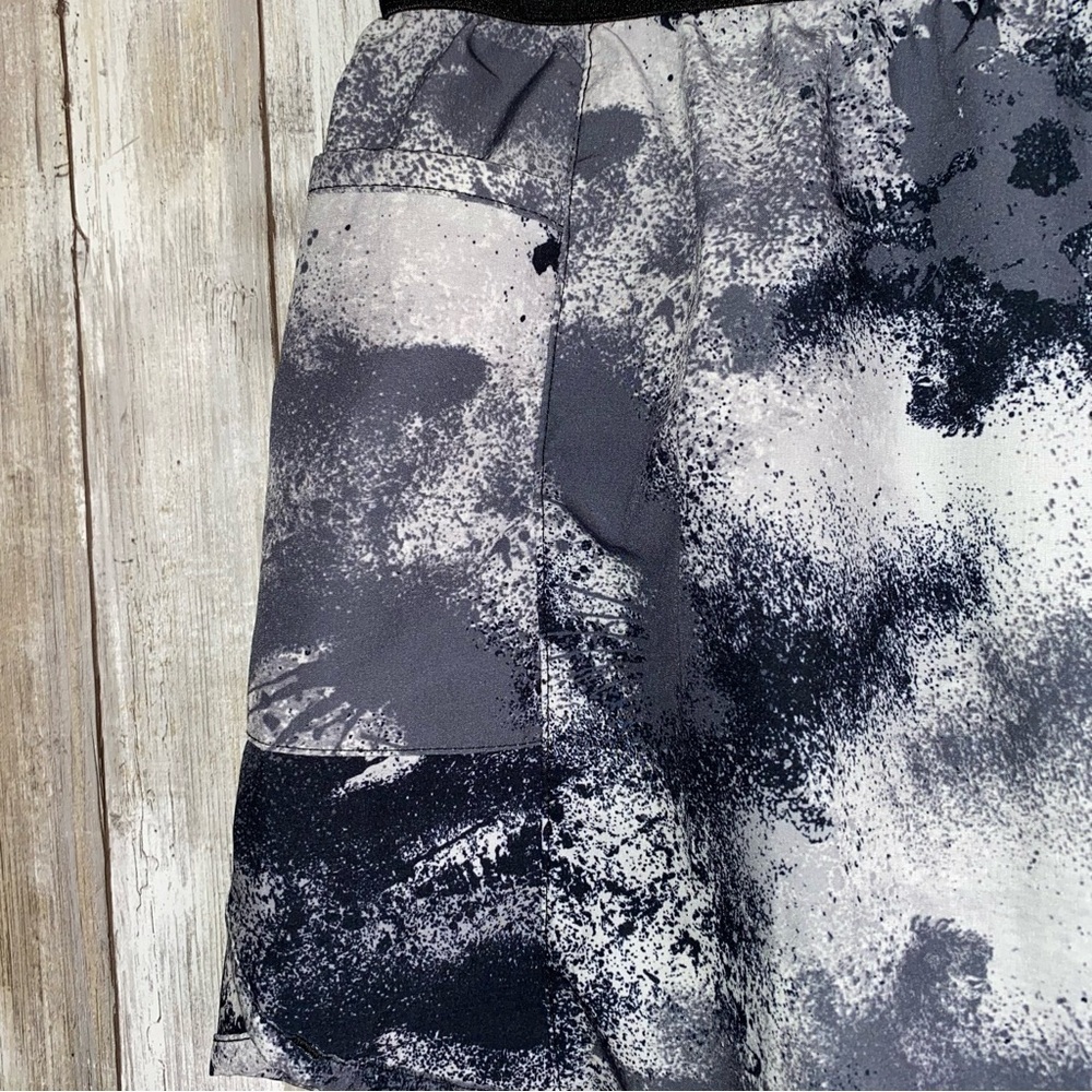 Reebok Fearless Splatter Running Shorts - Picture 4 of 6